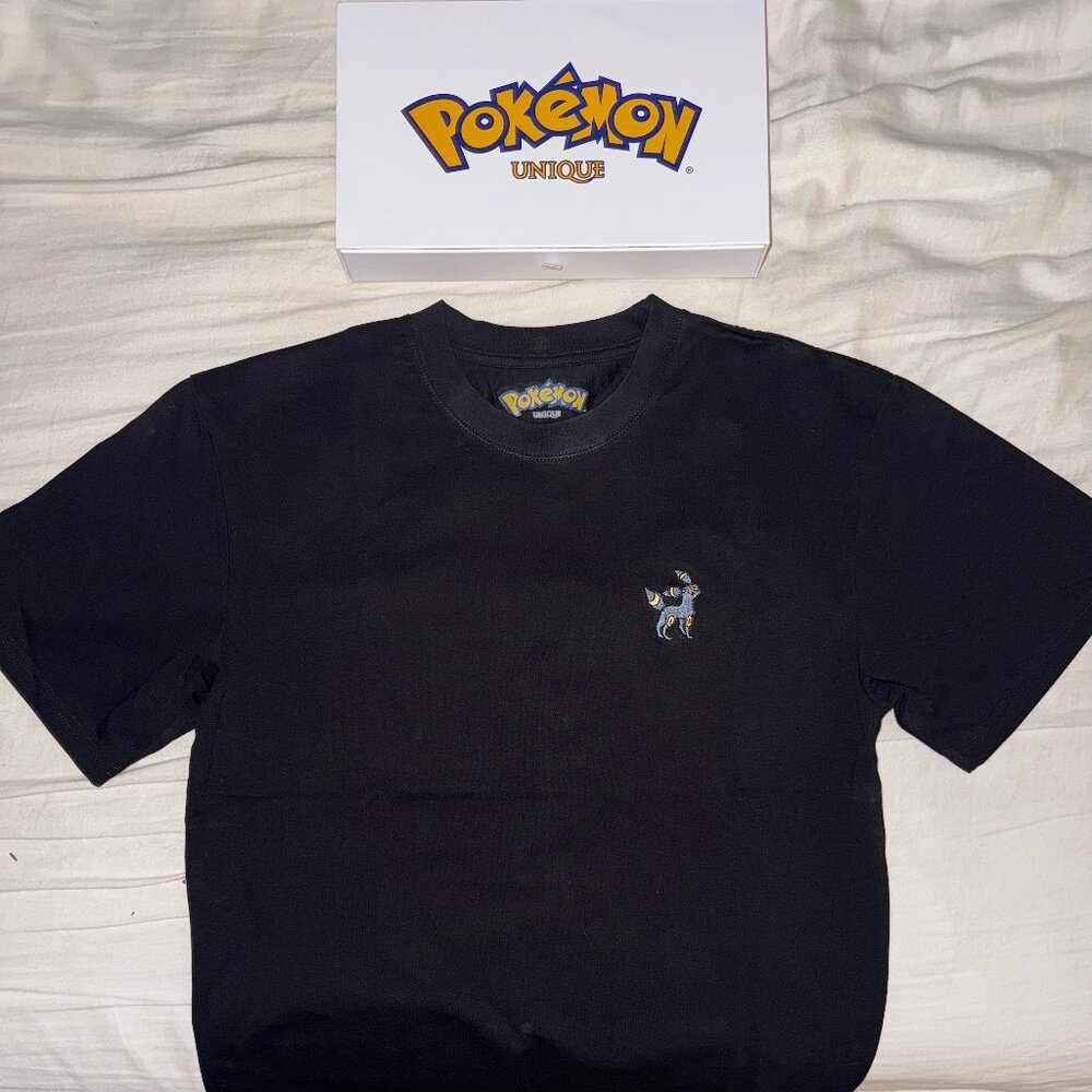 Pokemon Shirt - Embroidered Umbreon - BRAND NEW - Adult Small